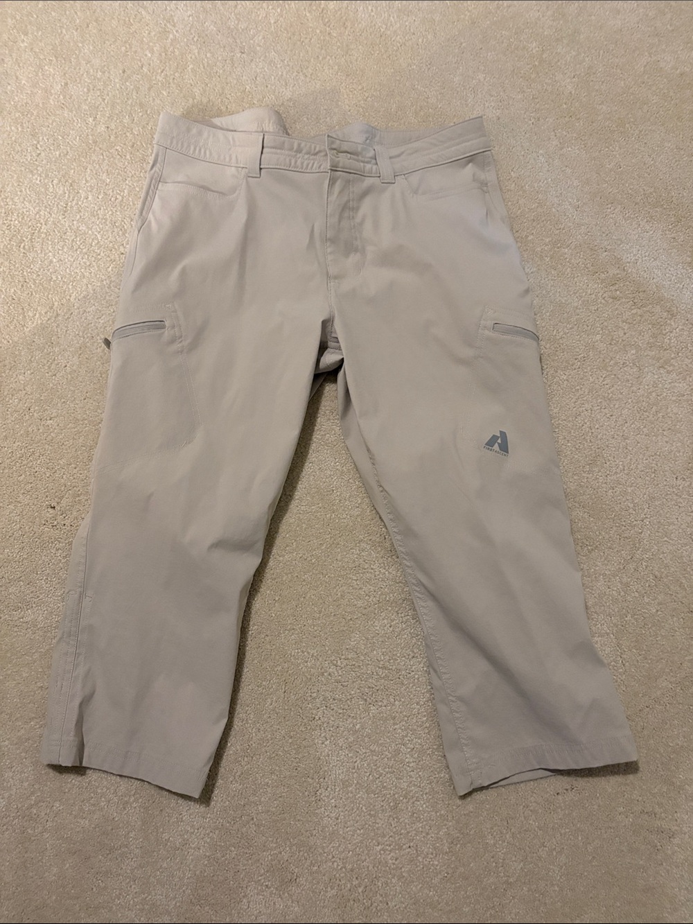 Eddie Bauer Light Beige Women’s Chinos cropped pants